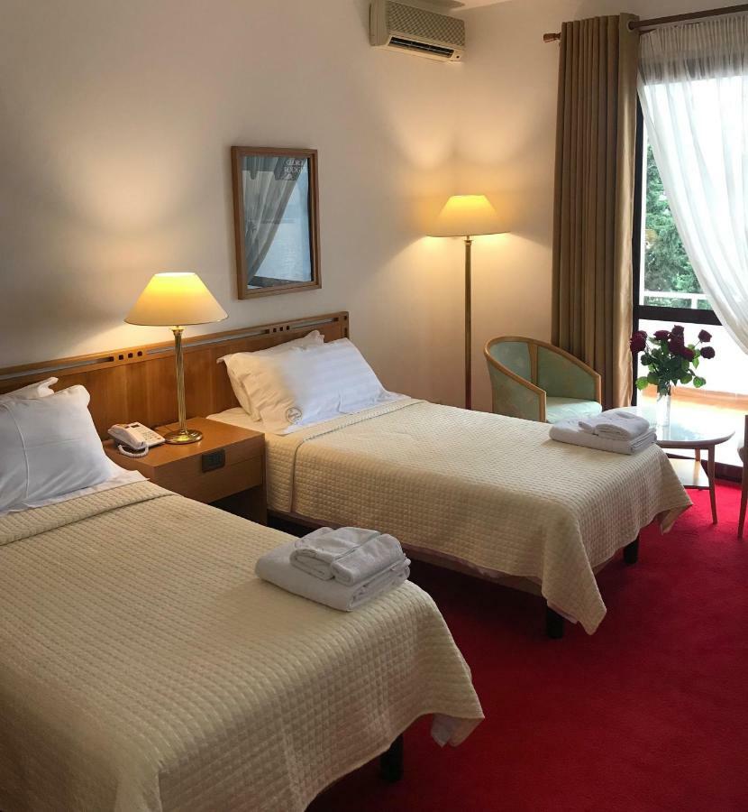 Chateau Linza Resort 地拉那 外观 照片