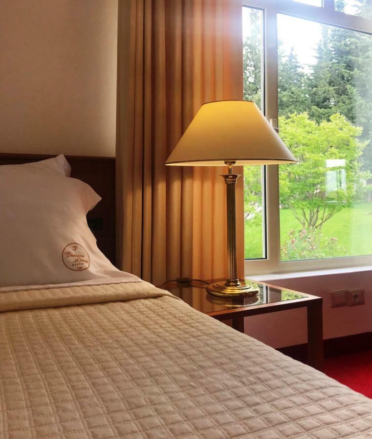 Chateau Linza Resort 地拉那 外观 照片