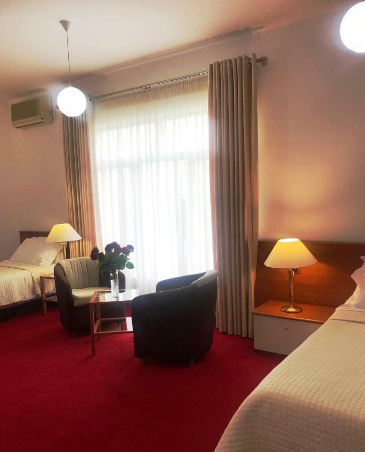 Chateau Linza Resort 地拉那 外观 照片