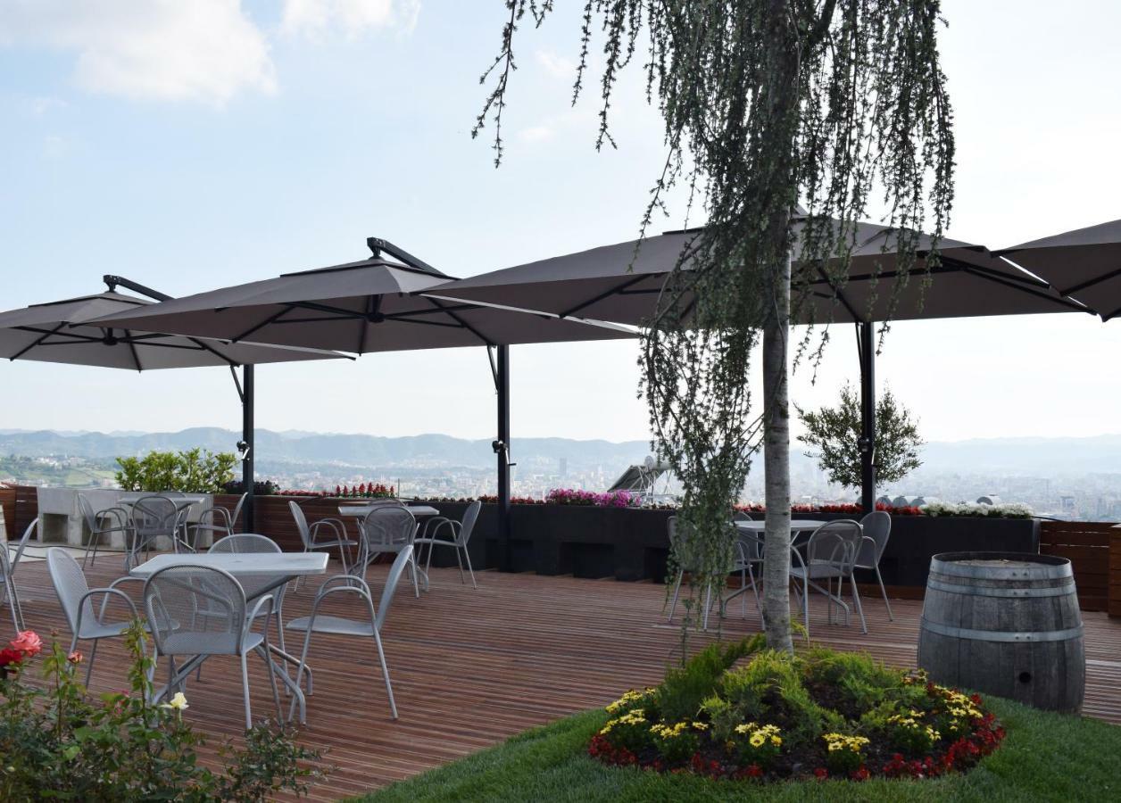 Chateau Linza Resort 地拉那 外观 照片