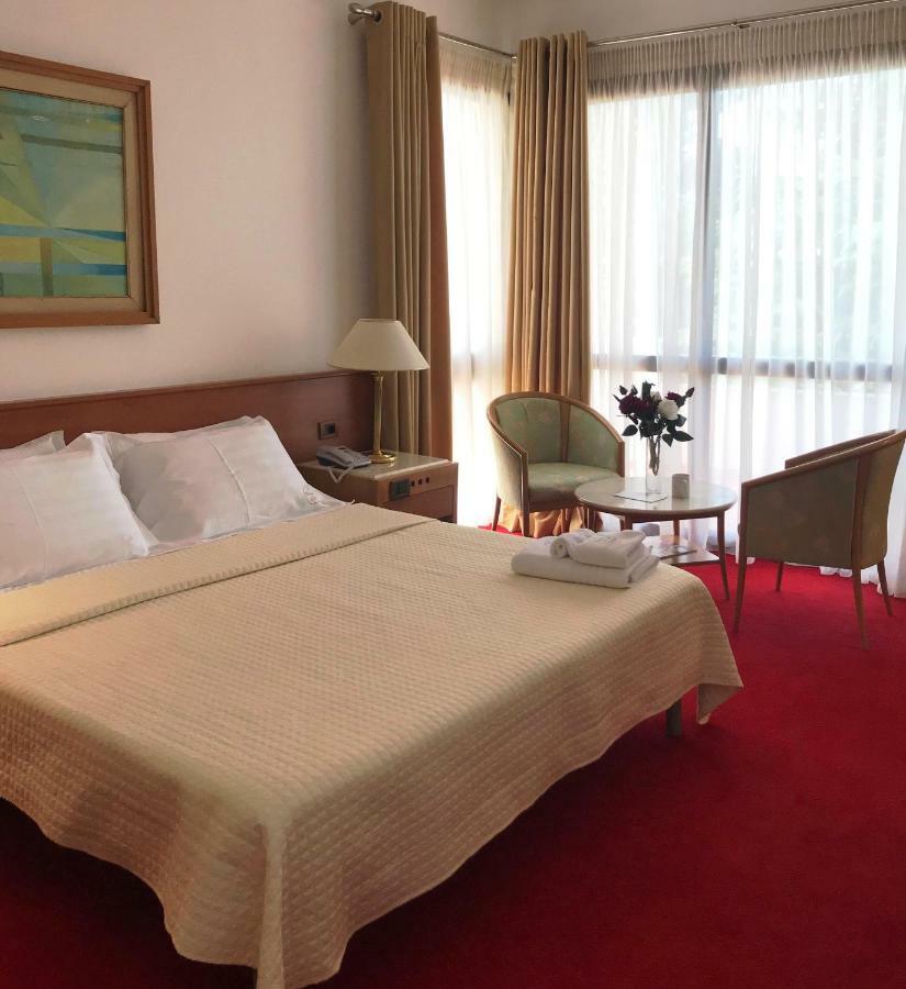 Chateau Linza Resort 地拉那 外观 照片